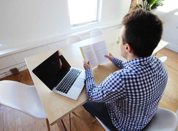 Tr&aacute;chtas a Leagan Isteach