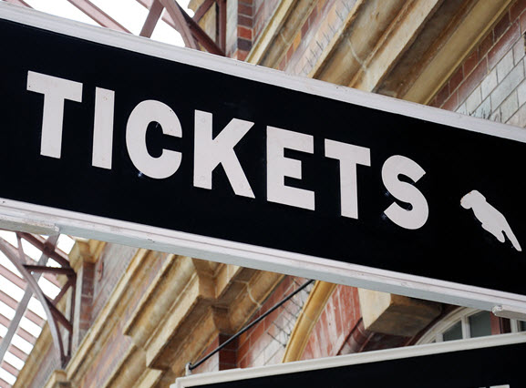 C&oacute;ras Tic&eacute;ad na Deisce Freastail 